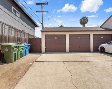 8610 S 6th Avenue - Photo Thumbnail 12