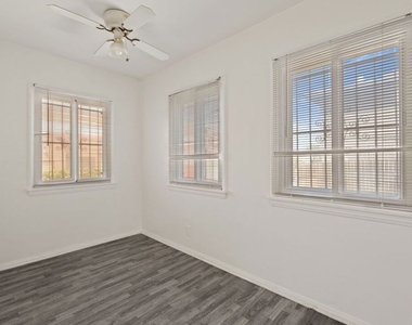 8610 S 6th Avenue - Photo Thumbnail 7