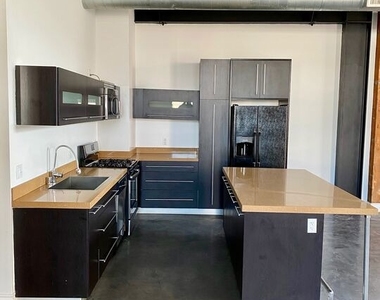 652 Mateo Street - Photo Thumbnail 8