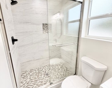 140 1/2 W 93rd Street - Photo Thumbnail 7