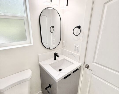 140 1/2 W 93rd Street - Photo Thumbnail 8