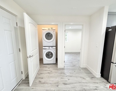 140 1/2 W 93rd Street - Photo Thumbnail 4