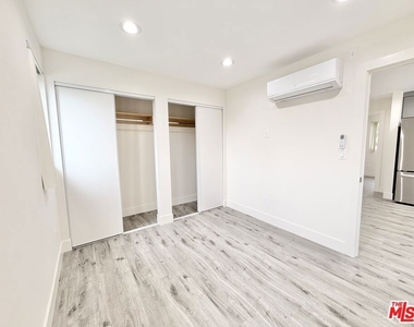 140 1/2 W 93rd Street - Photo Thumbnail 10