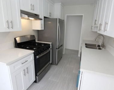 1825 Glendon Avenue - Photo Thumbnail 4