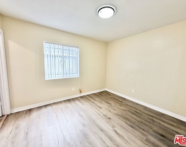 138 W 93rd Street - Photo Thumbnail 7