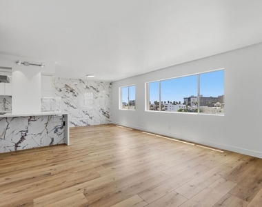 435 N Oakhurst Drive - Photo Thumbnail 15