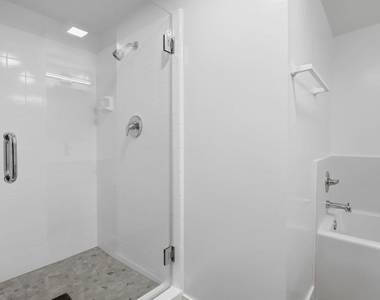 435 N Oakhurst Drive - Photo Thumbnail 44