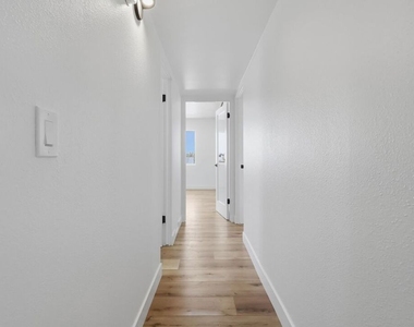 435 N Oakhurst Drive - Photo Thumbnail 29