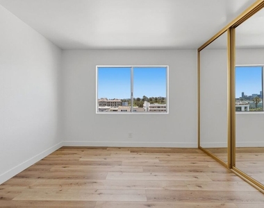 435 N Oakhurst Drive - Photo Thumbnail 31