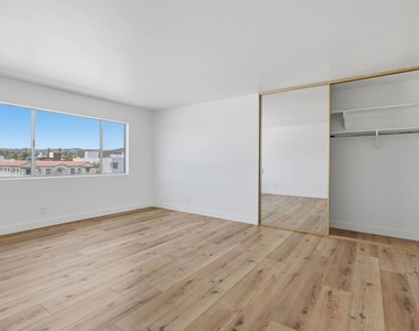 435 N Oakhurst Drive - Photo Thumbnail 40