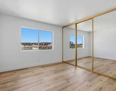 435 N Oakhurst Drive - Photo Thumbnail 30