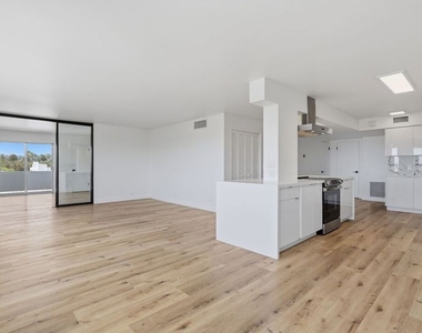 435 N Oakhurst Drive - Photo Thumbnail 19