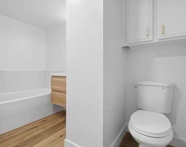 435 N Oakhurst Drive - Photo Thumbnail 43