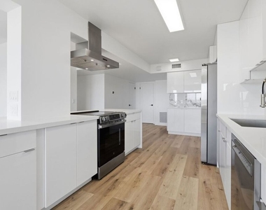 435 N Oakhurst Drive - Photo Thumbnail 11