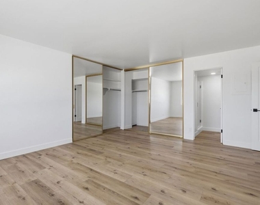 435 N Oakhurst Drive - Photo Thumbnail 39