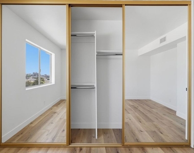 435 N Oakhurst Drive - Photo Thumbnail 32