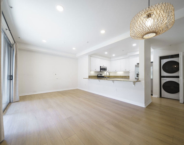 629 Traction Avenue - Photo Thumbnail 5