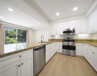 629 Traction Avenue - Photo Thumbnail 9