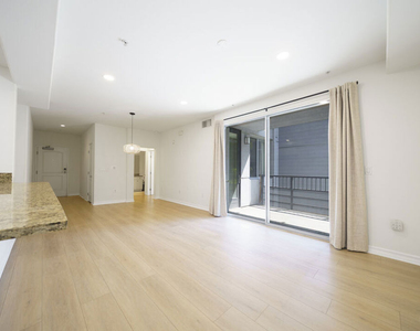 629 Traction Avenue - Photo Thumbnail 7