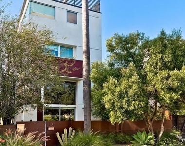 111 Eastwind Street - Photo Thumbnail 6