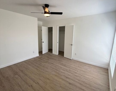 222 N Avenue 66 - Photo Thumbnail 4