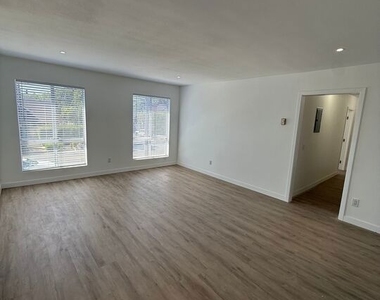 222 N Avenue 66 - Photo Thumbnail 12