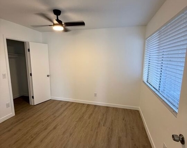 222 N Avenue 66 - Photo Thumbnail 14