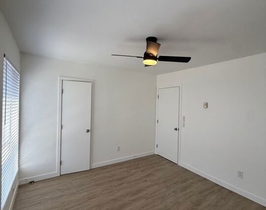 222 N Avenue 66 - Photo Thumbnail 2