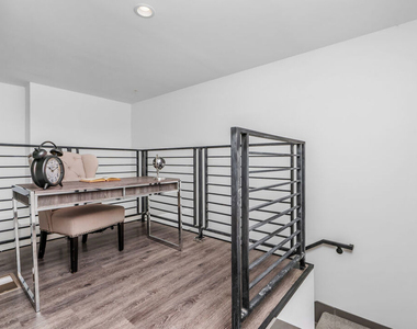 5066 Romaine Street - Photo Thumbnail 5