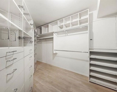 2345 Roscomare Road - Photo Thumbnail 10