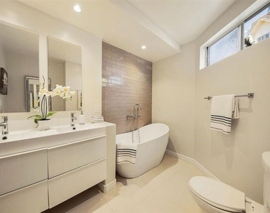 2345 Roscomare Road - Photo Thumbnail 9