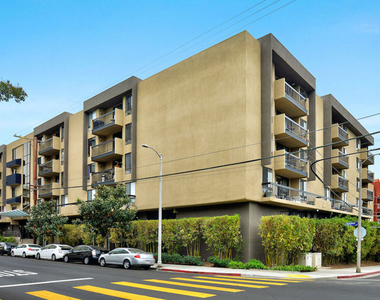 7320 Hawthorn Avenue - Photo Thumbnail 11