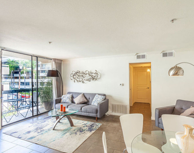 7320 Hawthorn Avenue - Photo Thumbnail 2