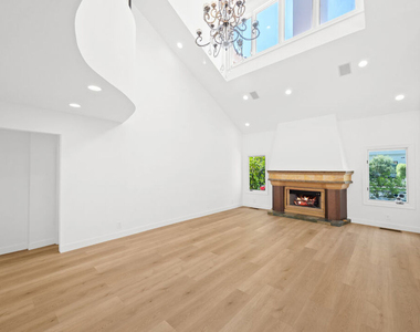 244 S Almont Drive - Photo Thumbnail 4