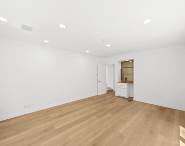 244 S Almont Drive - Photo Thumbnail 7