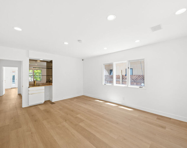 244 S Almont Drive - Photo Thumbnail 6