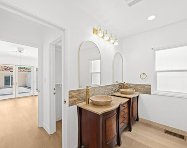 244 S Almont Drive - Photo Thumbnail 9