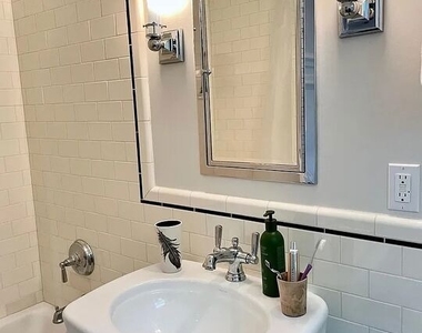 1330 N Harper Avenue - Photo Thumbnail 37