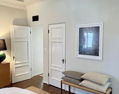 1330 N Harper Avenue - Photo Thumbnail 44