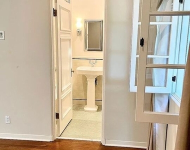 1330 N Harper Avenue - Photo Thumbnail 19