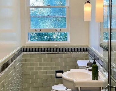 1330 N Harper Avenue - Photo Thumbnail 35