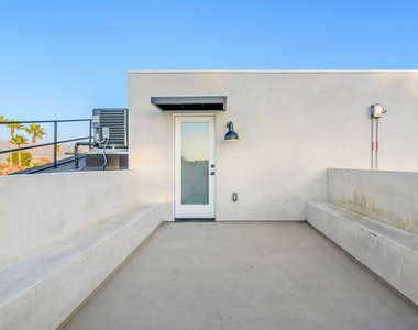 10805 Morrison Street - Photo Thumbnail 20