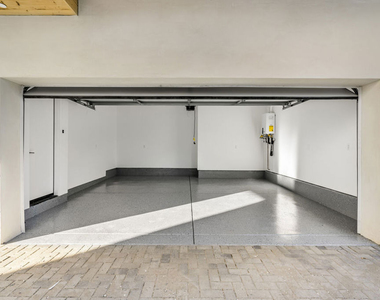 10805 Morrison Street - Photo Thumbnail 15