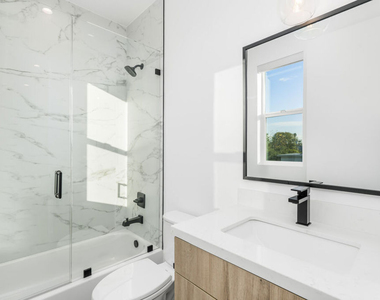 10805 Morrison Street - Photo Thumbnail 8