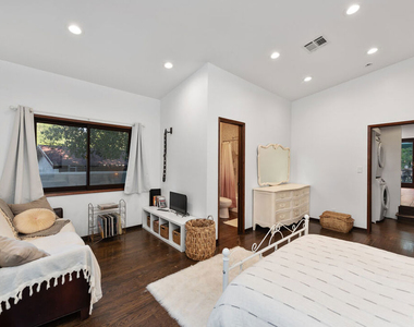 1362 Old Topanga Canyon Road - Photo Thumbnail 26