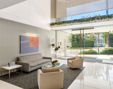 838 N Doheny Drive - Photo Thumbnail 16