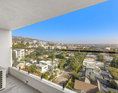 838 N Doheny Drive - Photo Thumbnail 8