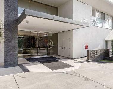 838 N Doheny Drive - Photo Thumbnail 15