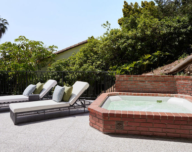 1341 Sierra Alta Way - Photo Thumbnail 10