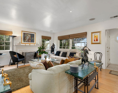 3331 Bennett Drive - Photo Thumbnail 9